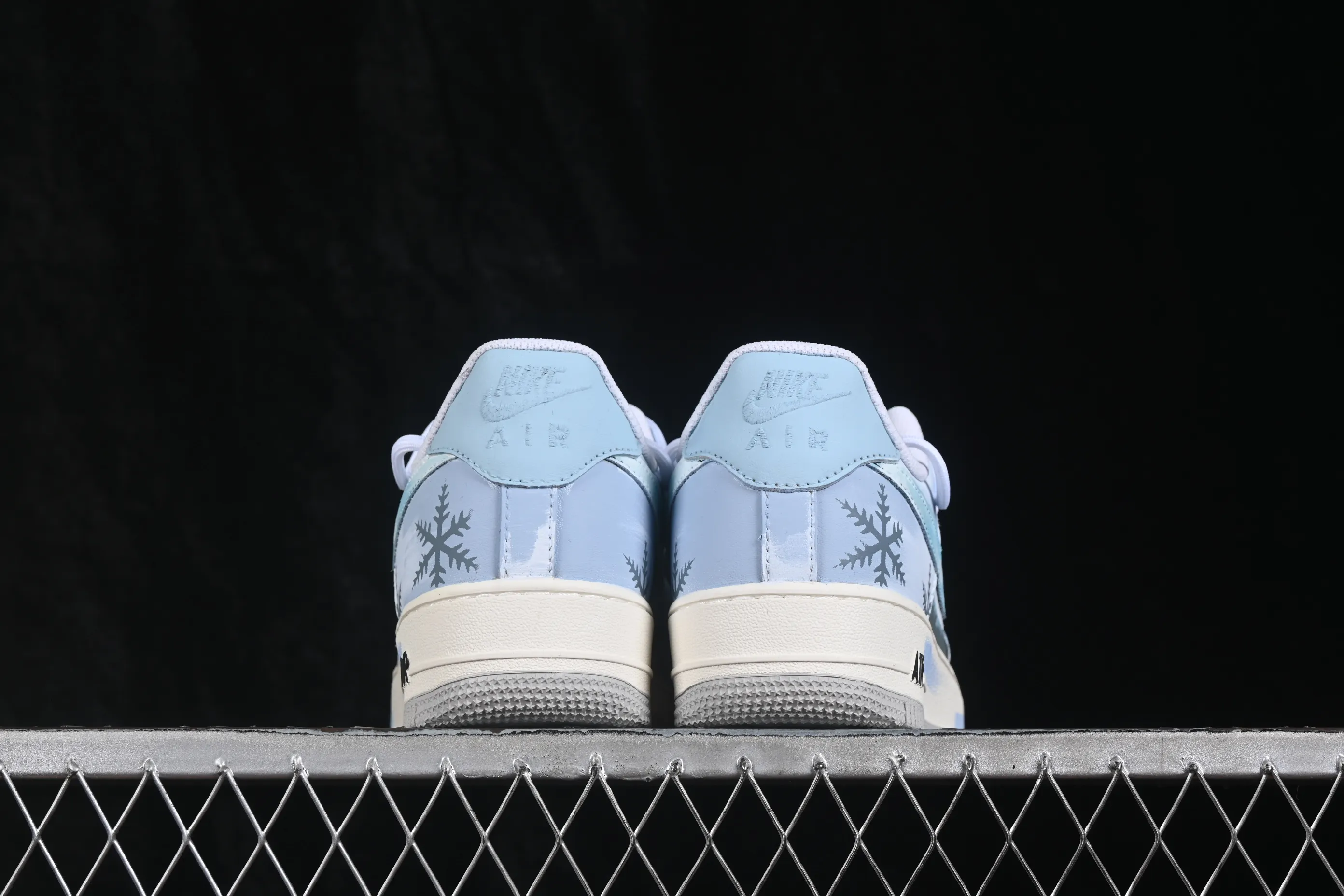 All categories Nk Air Force 1 Air Force series Nk Air Force 1 Low Air Force low-top Nike Air Force 1'07 Low "Icefield Snowfall" Hand-painted graffiti Icefield falling snow Air Force 1 low-top casual sneakers DO7417-199
